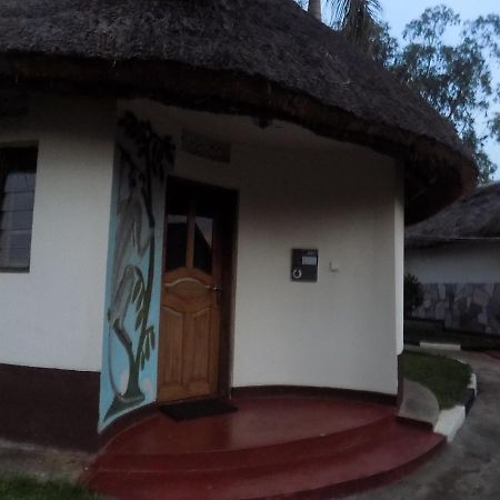 Tooro Resort Hotel Fort Portal Exterior foto